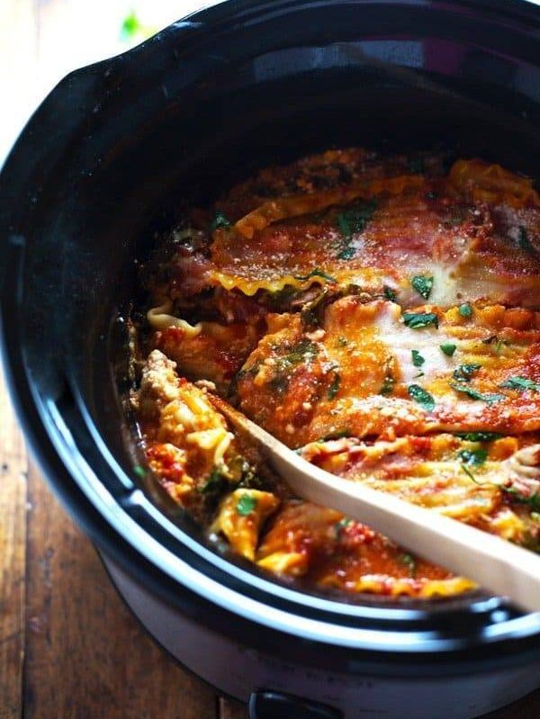 Super Easy Skinny Veggie Crockpot Lasagna - a handful of simple ingredients for a healthy family dinner. | https://light-body.today