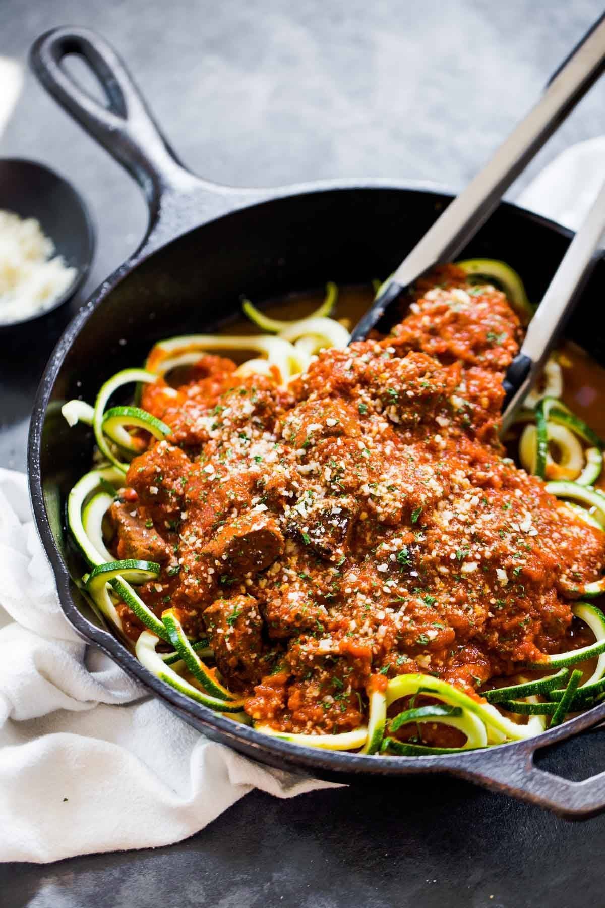Only 4 ingredients and 20 minutes to make this Creamy Vodka Steak Pasta on zucchini noodles! So very simple and so delicious! | pinchofyum.com Only 4 ingredients and 20 minutes to make this Creamy Vodka Steak Pasta on zucchini noodles! So very simple and so delicious! | pinchofyum.com